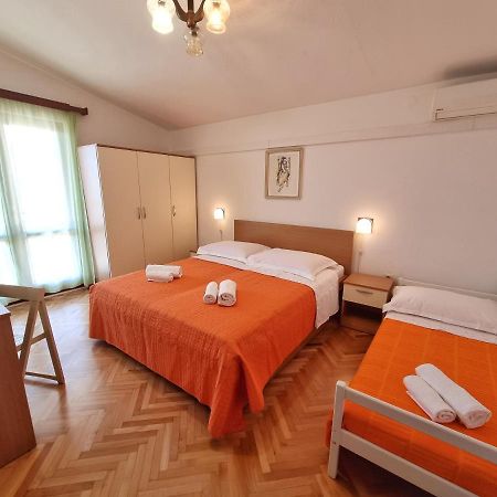Apartmani Dalija Tucepi Ngoại thất bức ảnh