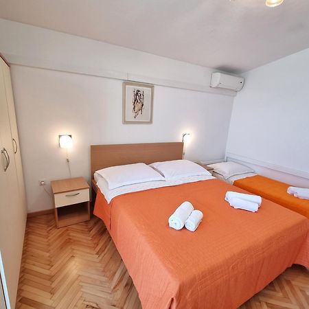 Apartmani Dalija Tucepi Ngoại thất bức ảnh