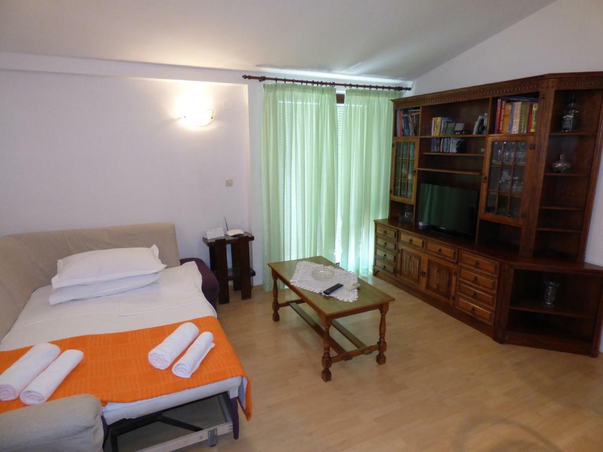 Apartmani Dalija Tucepi Ngoại thất bức ảnh