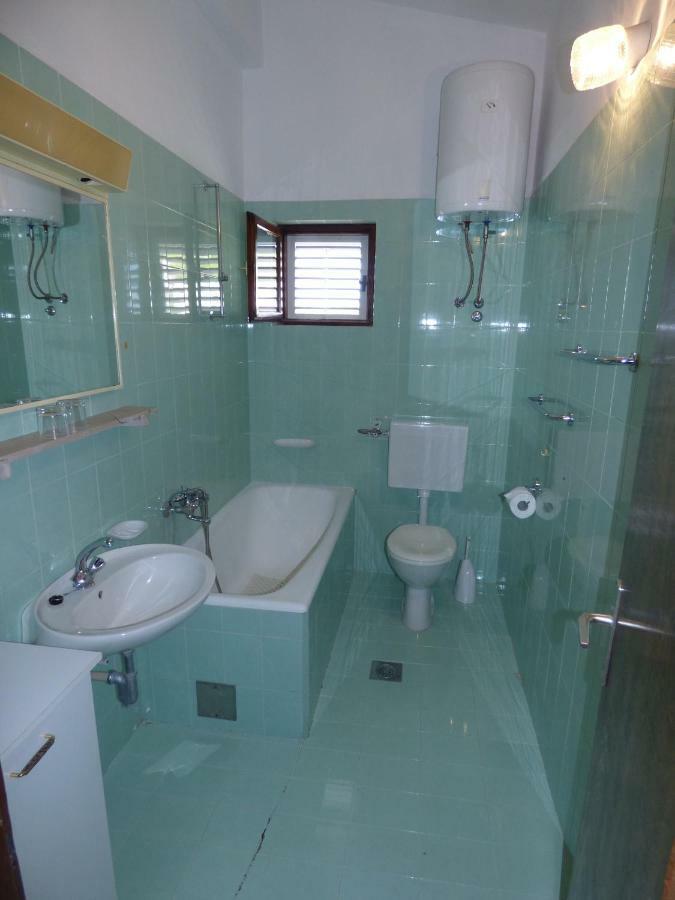 Apartmani Dalija Tucepi Ngoại thất bức ảnh